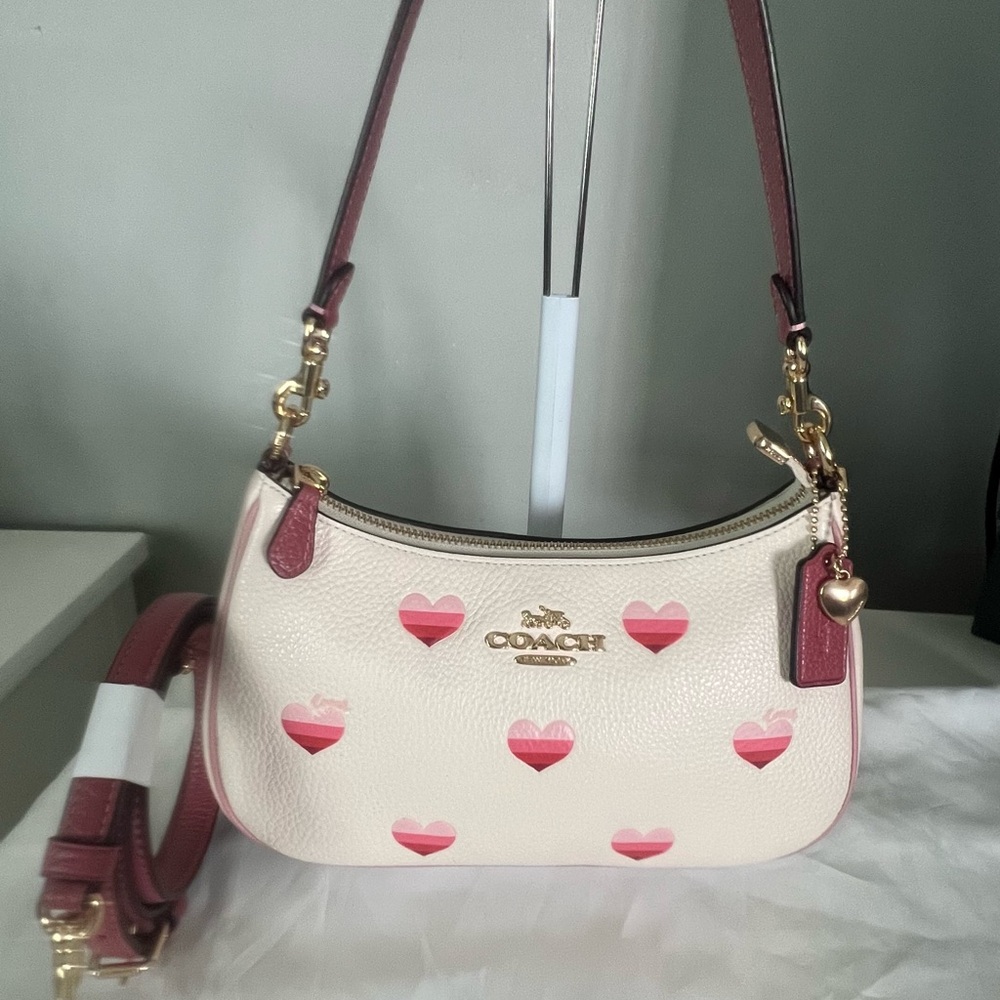 Coach Teri Shoulder Bag With Stripe Heart Print - Picture 5 of 10